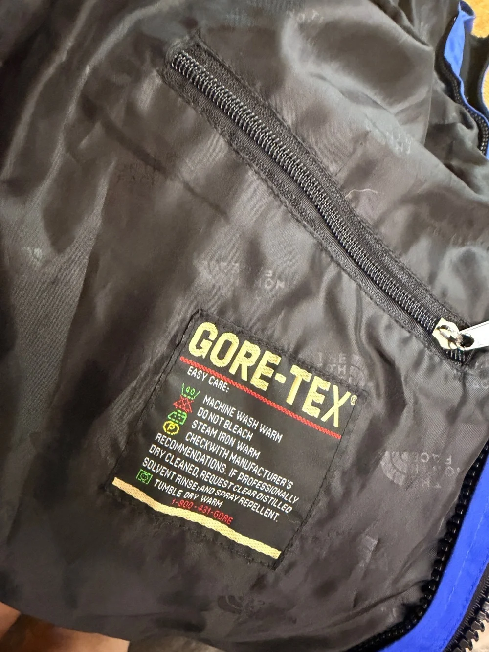 The North Face Summit Series Gore Tex Jacket Size S Men's Blue/Black Waterproof